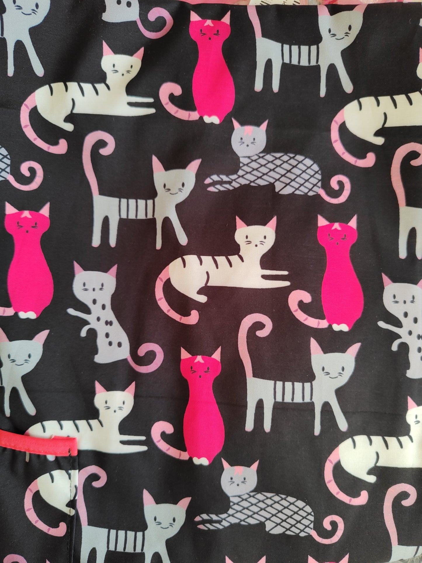 Blusa manga corta cuello V print Gatitos.
