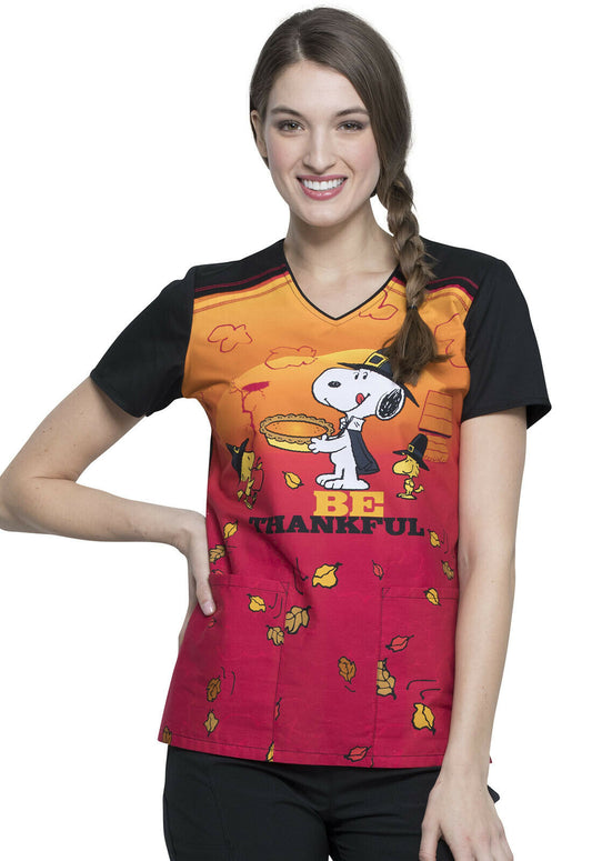 Blusa Cherokee Tooniforms Holiday Snoopy cuello en V